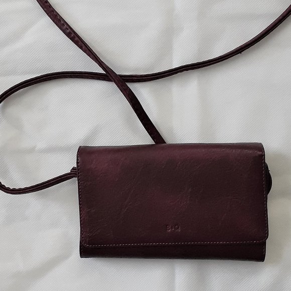 RFID protected S-Q Crossbody / wallet - Picture 3 of 5